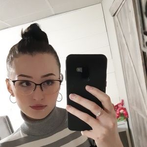 Meet your Posher, Brooke